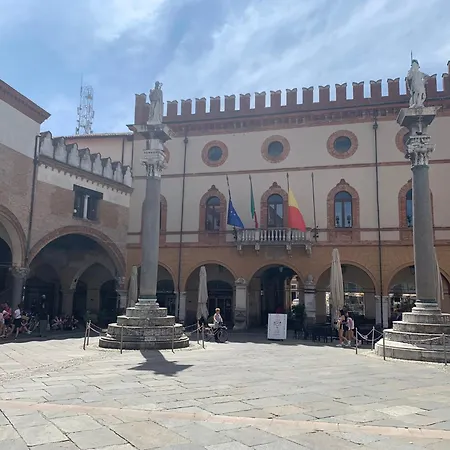 Dimora Pasolini , Stylish Two Bedroom In The Historic Center Appartamento *
