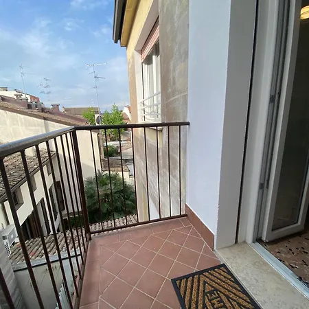Dimora Pasolini , Stylish Two Bedroom In The Historic Center דירה