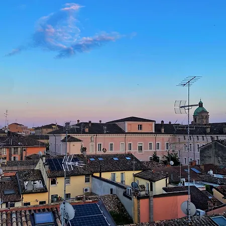 Dimora Pasolini , Stylish Two Bedroom In The Historic Center Apartment