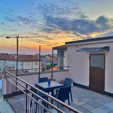 דירה Dimora Pasolini , Stylish Two Bedroom In The Historic Center