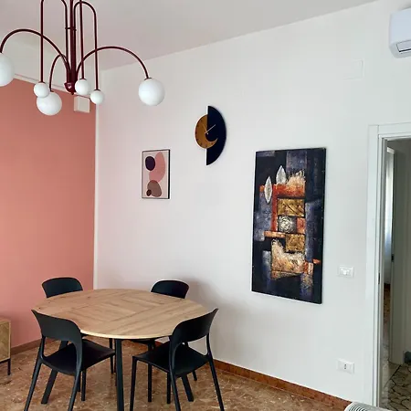 Dimora Pasolini , Stylish Two Bedroom In The Historic Center 아파트 *