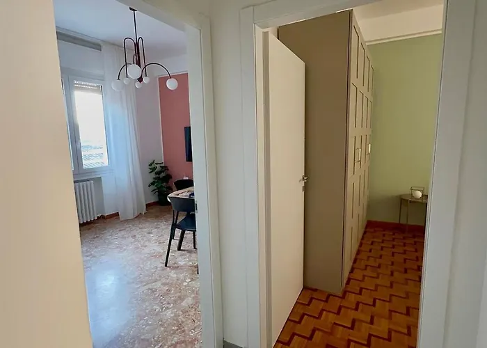 Apartament Dimora Pasolini , Stylish Two Bedroom In The Historic Center *